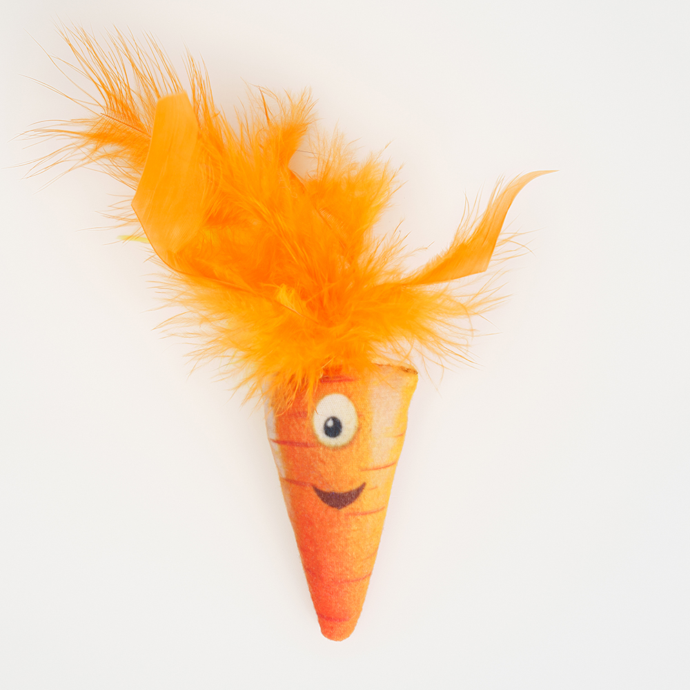 Pet Hobby Игрушка с валерианой и гремелкой для кошек Морковь с перьями 15х45х24 см 149₽