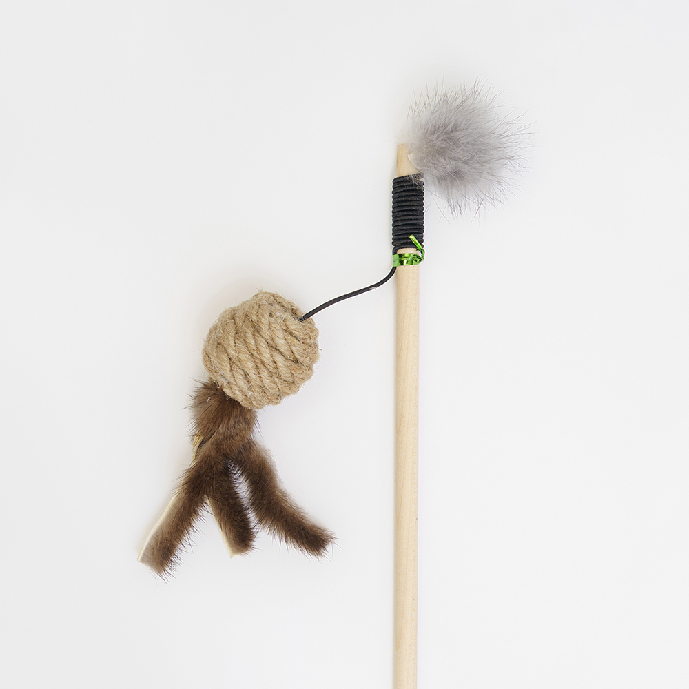 Pet Hobby Игрушка-дразнилка из джута для кошек Шарик с хвостиками, размер игрушки 7,5х3х3 см, палкa 50 см, длина резинки 46 см