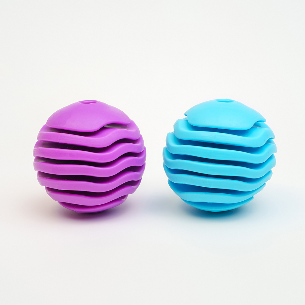 Petmax Игрушка для кошек Мячики 47 см 2 шт 249₽