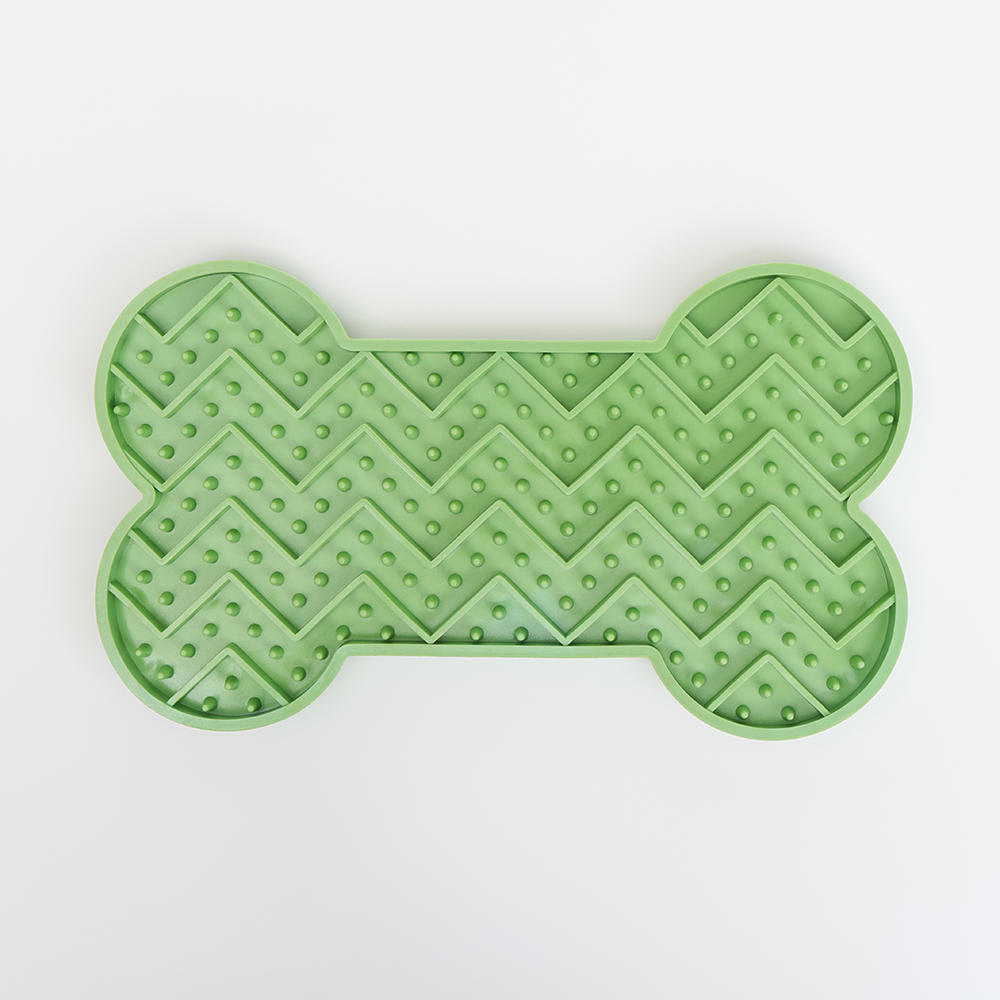 Petmax Миска для медленного поедания кошек и собак Косточка 22х13х4см зеленая 399₽